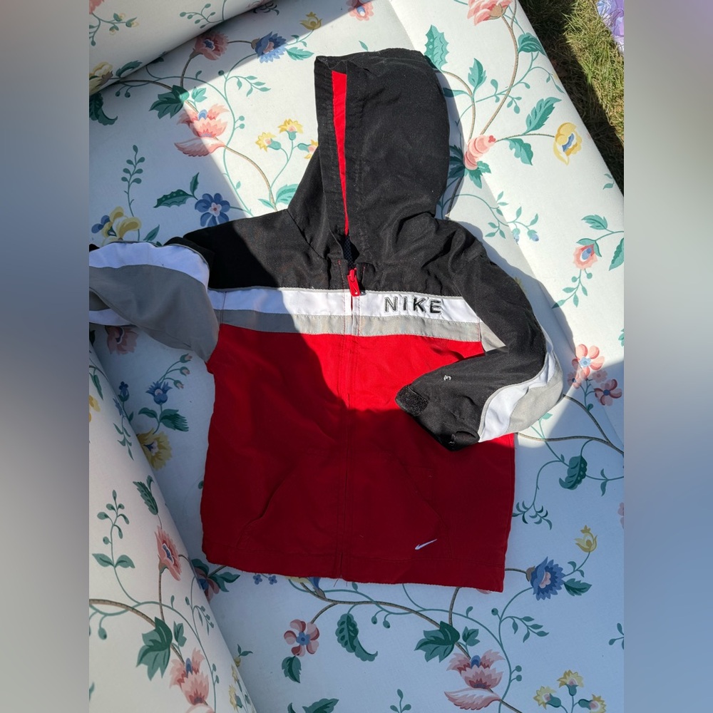 Nike Toddler Boys Lightweight Jacket Light Windbreaker Zip Up Down Sweater